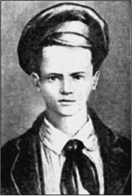 Пионер Павлик Морозов В далекие годы после убийства в тайге Павла и брата - фото 258