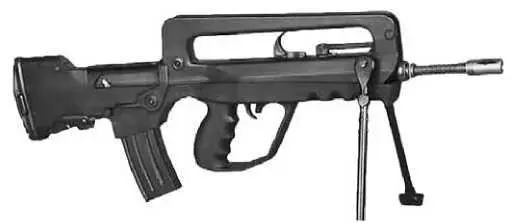 Модернизированный вариант штурмовой винтовки FAMAS FAMAS F2 На этой ручке - фото 141
