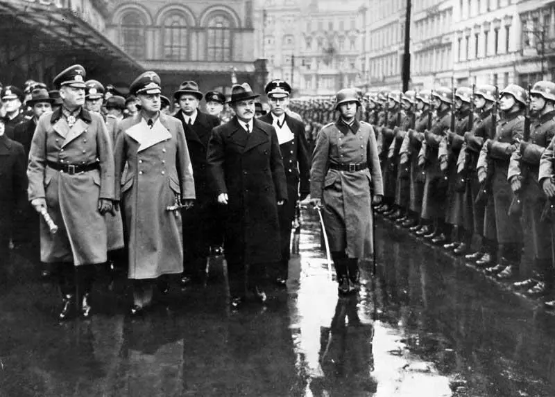 В М Молотов В Кейтель И фон Риббентроп на вокзале в Берлине ноябрь 1940 - фото 48