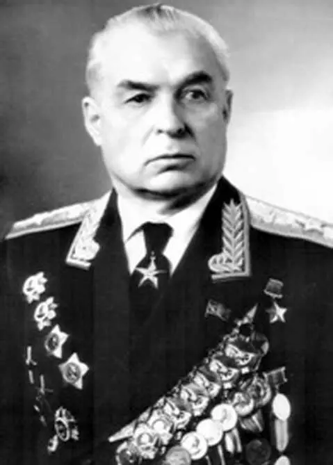 7 августа 1942 года по личной просьбе назначен командиром 17го танкового - фото 124
