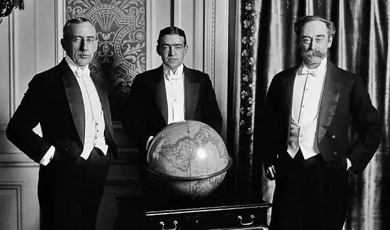 Рис 4 Три главных героя гонки к полюсам Амундсен Шеклтон и Пири 1913 - фото 4