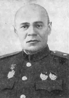 Командир 1111 сп ВИКорольков На рассвете 6142 г подразделениями 1109 сп - фото 105