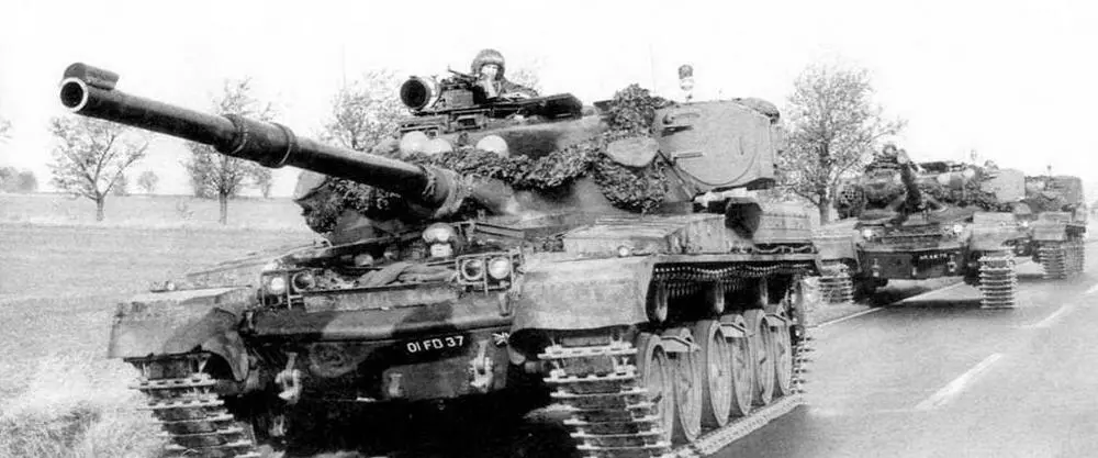 Внизу танковая колонна на марше Западная Германия учения НАТО - фото 33