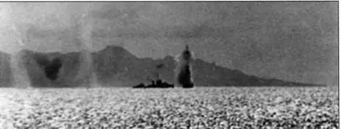 Эсминец Магфорд под японскими бомбами 7 августа 1942 г Но важность - фото 106