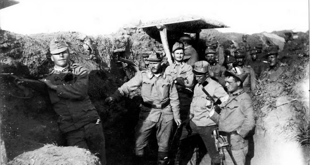 Фото перед боем 7я рота 27го горного полка Ландвера в окопах 30 июля 1915 - фото 15