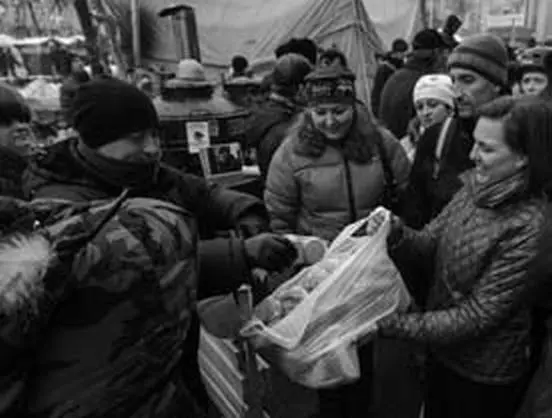 Почти анекдотичным символом американского участия в перевороте на Украине стала - фото 46