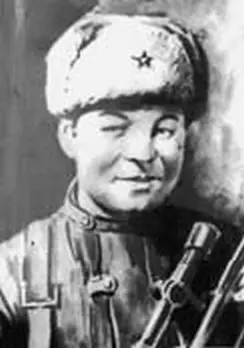 Феодосий Артемьевич Смолячков 19231942 один из самых успешных снайперов - фото 74