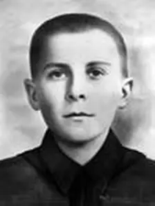 Марат Иванович Казей 19291944 пионергерой юный партизанразведчик - фото 82