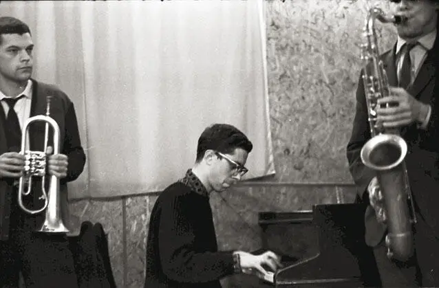 Герман Лукьянов Михаил Кулль Игорь Высоцкий 1965 Джем в кафе Ефим - фото 47