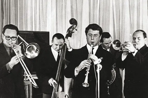 Диксиленд ВГрачева образца 1967 г Михаил Царев Лев Высоцкий Лев Лебедев - фото 209