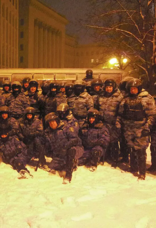В коридорах Администрации Президента Улица Груш - фото 7