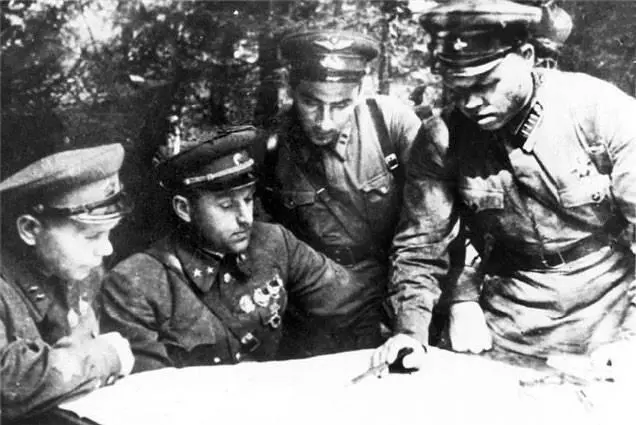 Штаб 16 армии июль 1941 г На исходе третьей недели Великой Отечественной - фото 3