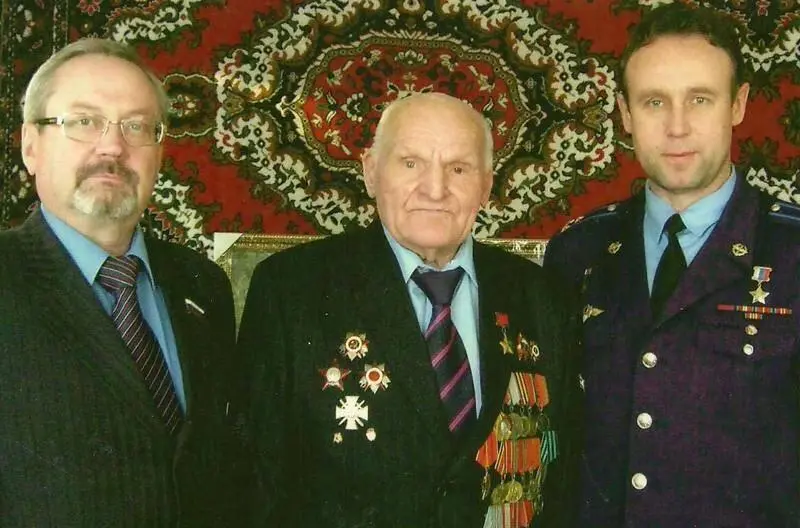 Александр Иванович Башкин с депутатом областной Думы Куликовым СД и - фото 19