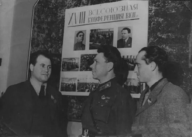 Герой Советского Союза МЯ Кравченко и операторы фильма Линия Маннергейма - фото 22