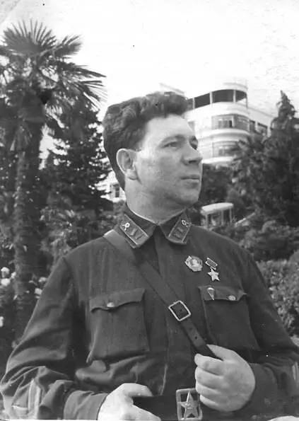 Лето 1940 года Сочи Дом отдыха В 1941 году на Майские праздники мы вместе с - фото 24