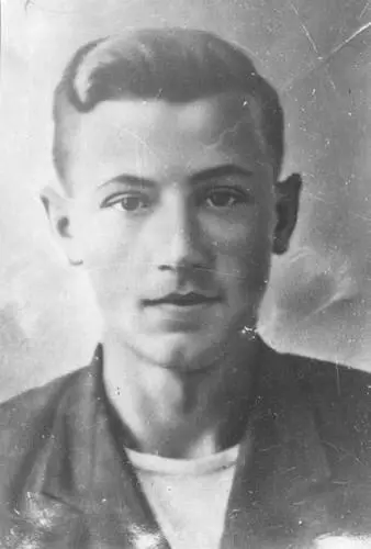 Лева Волков ученик школы 8 г Тулы Боец Тульского рабочего полка 17 января - фото 43