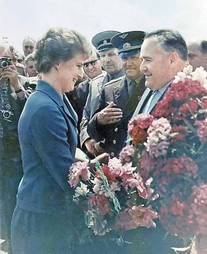 В В Терешкова и С П Королёв Июнь 1963 г А пока готовился новый более - фото 35