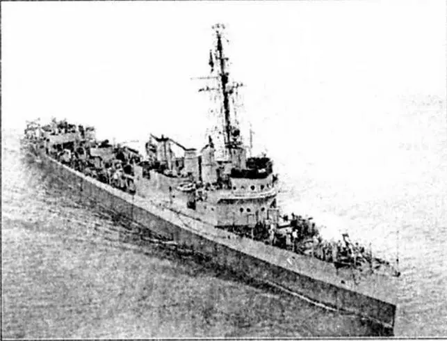Быстроходный тральщик DM55 За три дня до вторжения 17 октября 1944 года - фото 49
