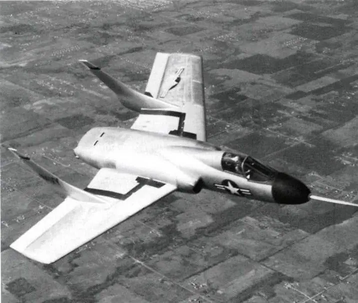 Палубный истребитель Чанс Воут F7U3 первая американская серийная бесхвостка - фото 246