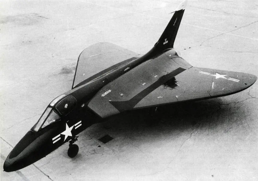 Опытный экземпляр XF4D1 Постройка первого XF4D1 закончилась в октябре 1950 - фото 272