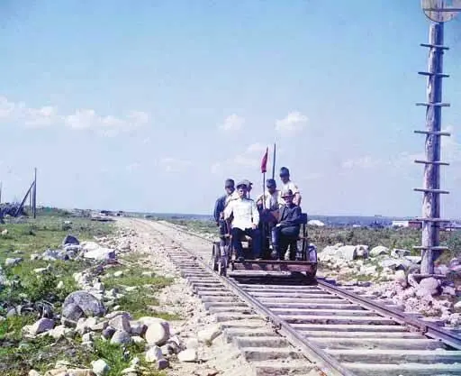 На дрезине у Петрозаводска на Мурманской железной дороге 1916 г С М - фото 53