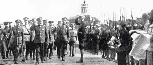 Генерал Деникин в Одессе Сентябрь 1919 г Вооруженные силы белогвардейцев - фото 19