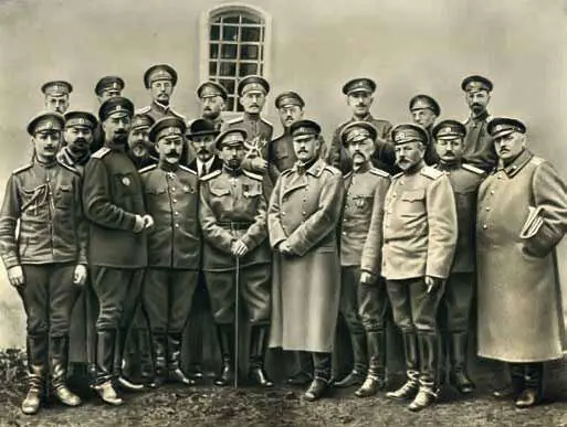 Белое движение Л Корнилов и Н Деникин в центре 1917 г Деникинский - фото 22