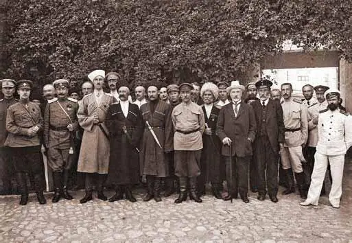 Генерал Врангель войсковые атаманы и члены Правительства Юга России 1920 г - фото 42