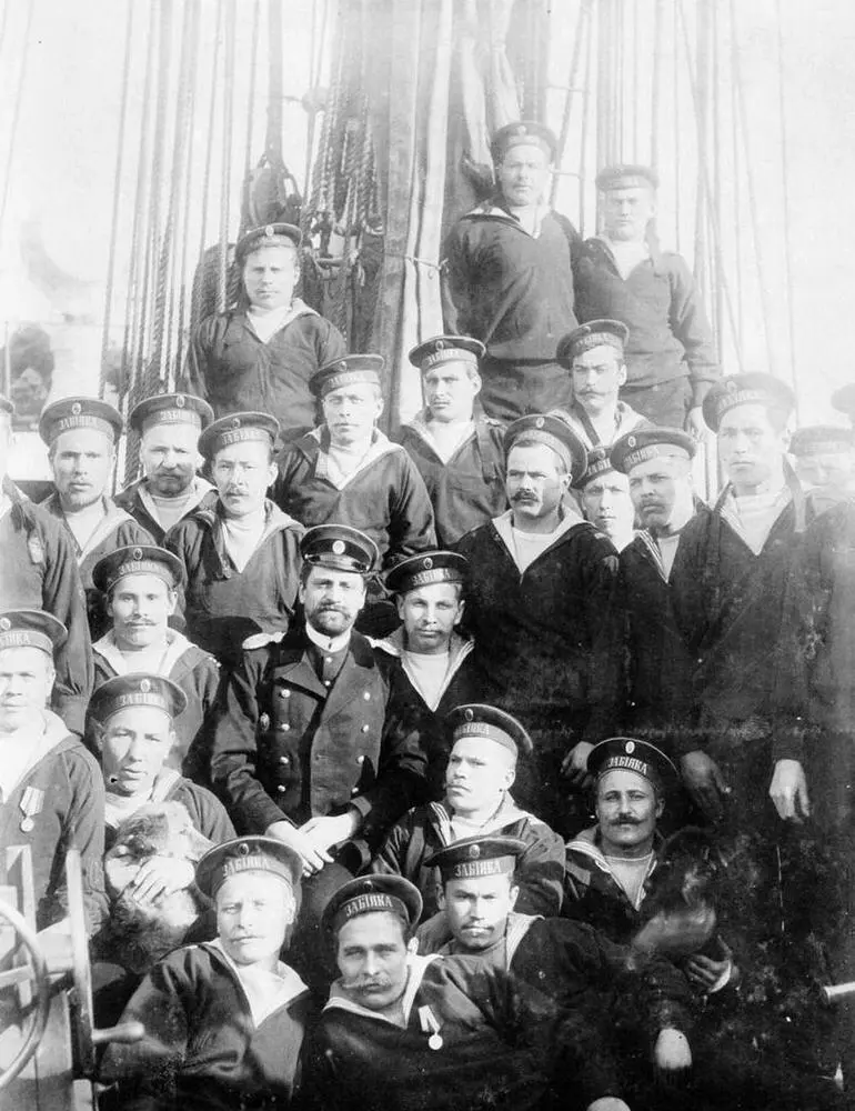 Моряки Забияки 1902 г Во время подъема шлюпки - фото 92
