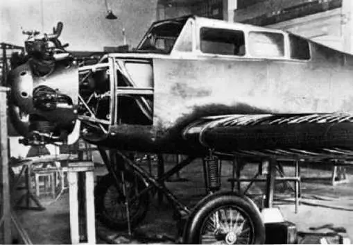 Постройка Э1 в МАИ 9 ноября 1934 г во время заводских испытаний Э1 - фото 189