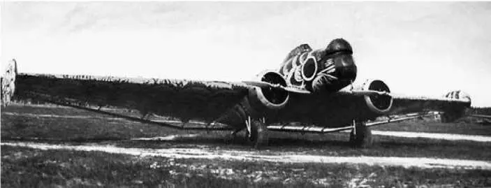 ВС2 в НИИ ВВС перед показом на воздушном параде 1937 г ВС - фото 239