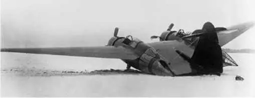 Самолет после аварии 24 ноября 1939 г Однажды чуть не произошла авария Изза - фото 337
