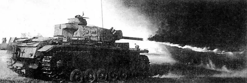 Огнеметный танк PzIII AusfMFI в бою Восточный фронт лето 1943 года - фото 69