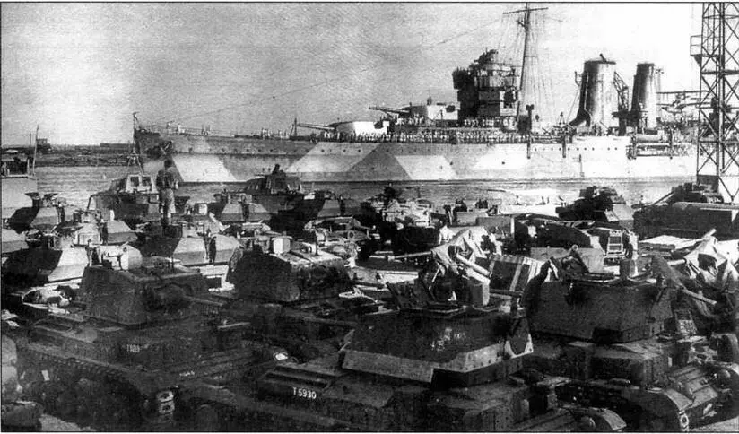 Доставленные в Африку крейсерские танки Mk II и Mk IVA в порту Александрии - фото 27