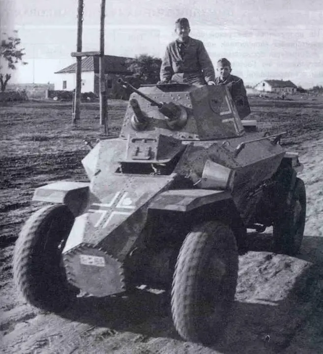 Бронеавтомобиль Чабо на марше Восточный фронт 1941 год Силовая установка и - фото 60