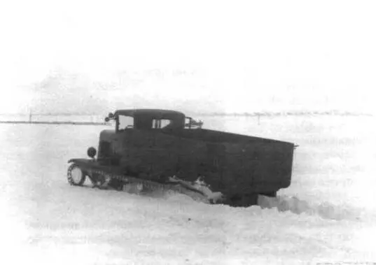 Тягач ГАЗ22 во время испытаний по снежной целине Зима 1941 года Тягач - фото 25