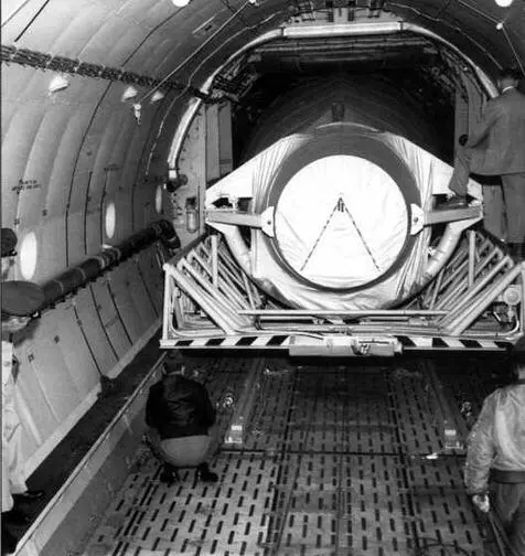 С 1974 г эксплуатировала Каргомастеры авиакомпания Нозерн Эйр Карго - фото 87