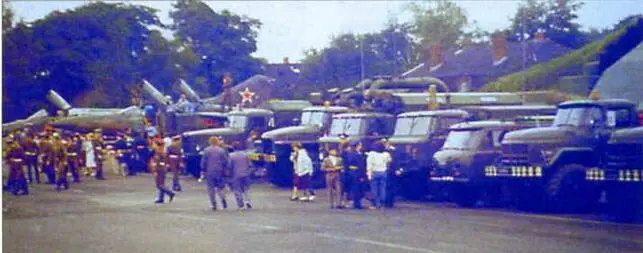 День Военновоздушных сил на аэродроме Нобитц в августе 1988 года Выставлена - фото 110