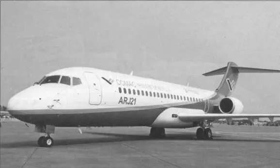 Пассажирский самолет СОМАС ARJ21 Кабина экипажа и пассажирский салон - фото 85