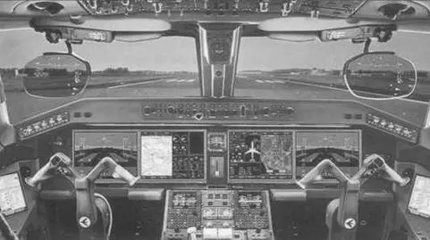 Кабина экипажа и пассажирский салон самолета Е190Е2 Кризис Ан148158 связан - фото 86