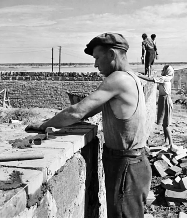 СССР Сталинград 1947 Наше раздражение росло Гремлин Хмарского имел так много - фото 46