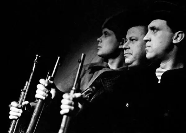 Десять дней которые потрясли мир 1965 Солдат А Колокольников Рабочий - фото 21
