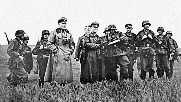 Совещание перед наступлением на линию Сталина Около 600 группа Симона - фото 12