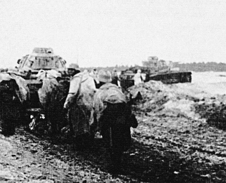 Подразделение 5й легкопехотной дивизии при поддержке танков 203го танкового - фото 57