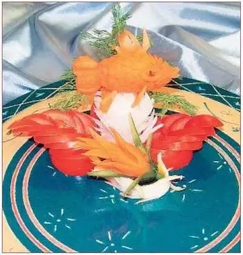 1 Срезаем морковь на конус 2 Вырезаем рот ножом делаем угловые надрезы - фото 40