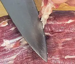 Мясо очистите от пленок посолите поперчите и обмажьте растительным маслом - фото 344