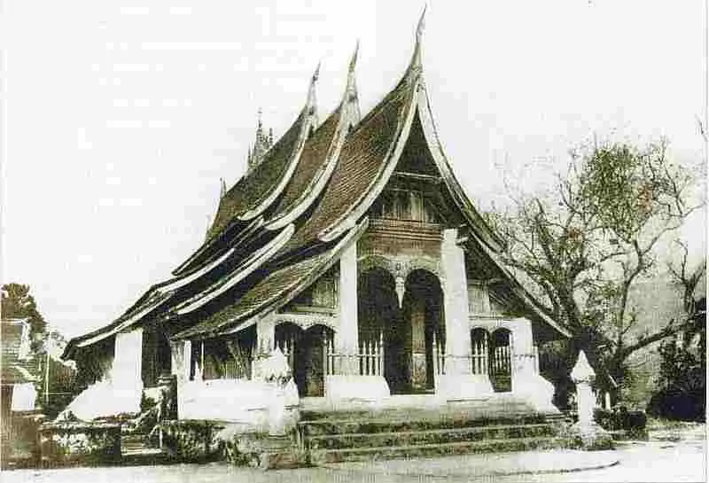 Храм КсенгТонг Луангпрабанг 1561 г В середине XVI в столица была - фото 555
