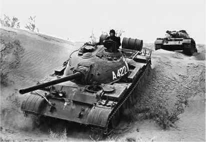 Колонна танков Т543 на марше 1965 год В июле ноябре 1945 года второй - фото 7