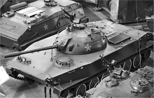 Легкий плавающий танк Туре 63I в музее НОАК Что же касается вооружения то - фото 112