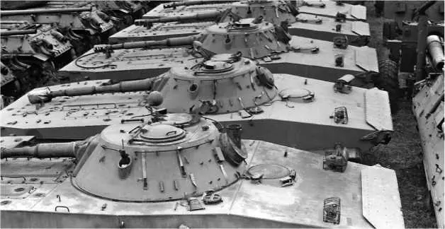 Списанные танки ПТ76Б Войска Польского Варшава 1997 год В итоге можно - фото 116